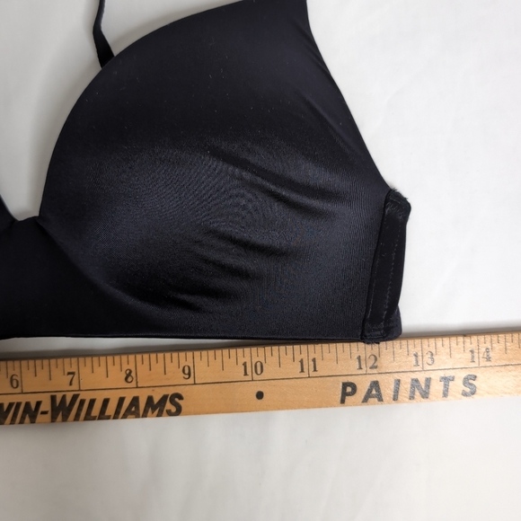 La Senza Black Wireless Plunge Lightly Lined Bra, size small - Picture 4 of 4